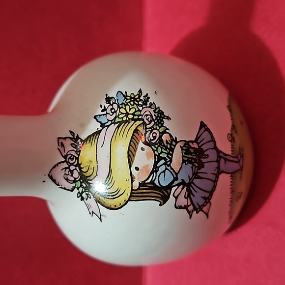 Vintage 1974 Joan Walsh Anglund Ceramic Flower Bud Vase Sweet Remembrance Rose - Picture 2 of 6